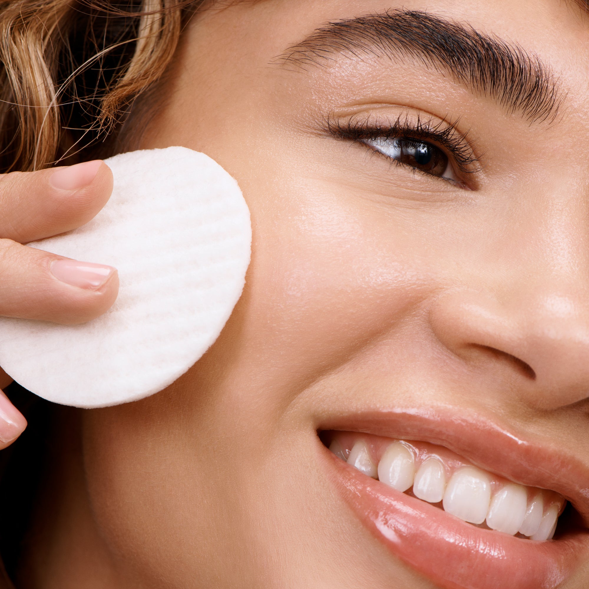 Water Bank Blue Hyaluronic Exfoliating Toner - Image 3